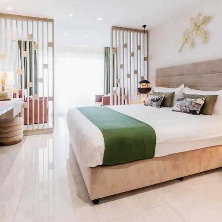 Hotel At Herbal Boutique &