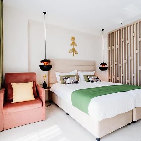 Hotel At Herbal Boutique &